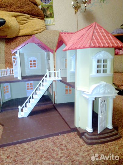 Большой кукольный домик