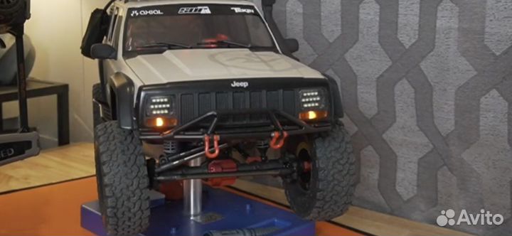 Свет на рс модель 1:10 axial чероки traxxas