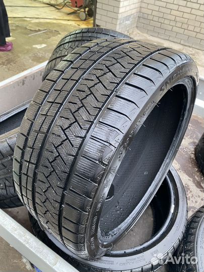 Triangle Snowlink TWT02 255/35 R20
