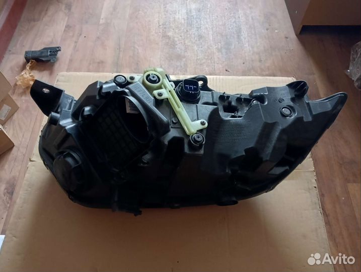 Фары правая genesis G90 full LED 2019