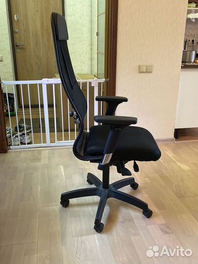 Эргономичное компьютерное кресло