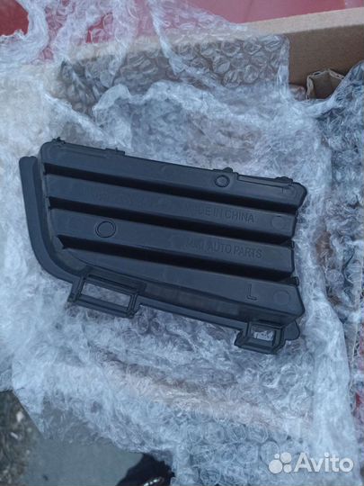 Заглушка бампера понтиак вайб