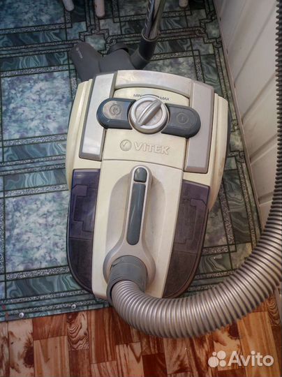 Пылесос Vitek vt1833