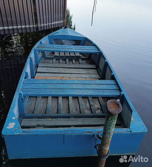 Лодка дюралевая (деревянный каркас)