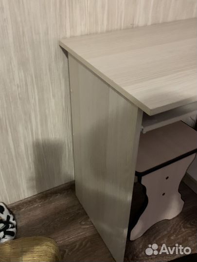 Стол компьютерный