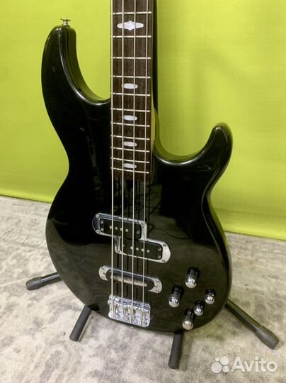 Бас гитара Yamaha BB614