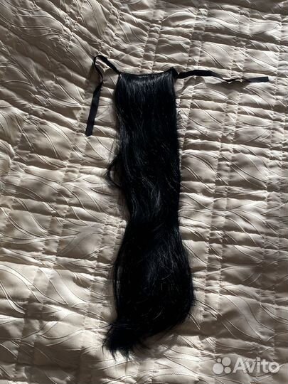 Хвост на заколках