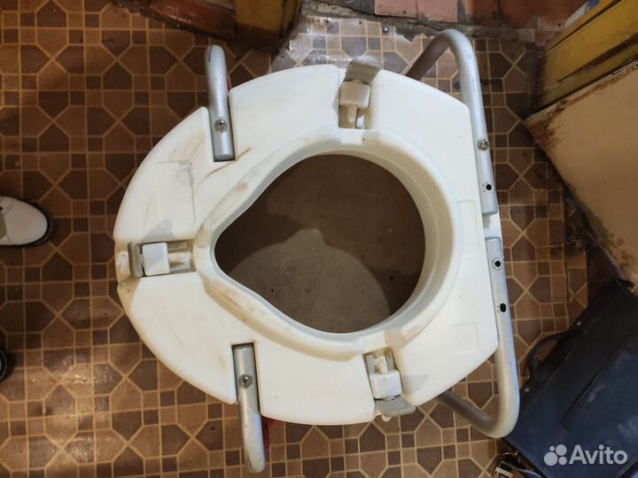 Сидушка на унитаз для инвалида