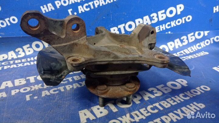 Передний левый поворотный кулак Subaru Forester