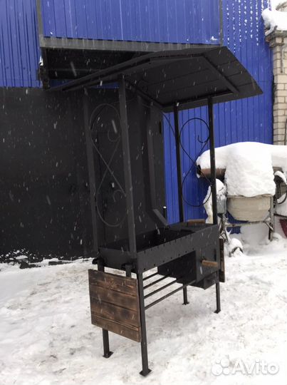 Мангал с крышей