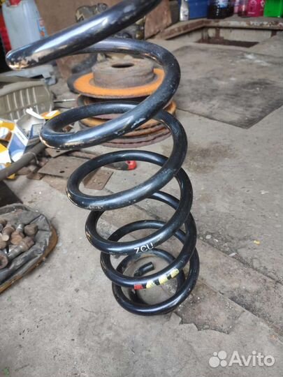 Пружина задняя jetta 6 1.4 122л.с