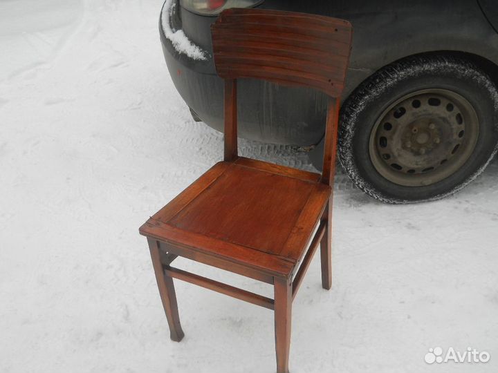 Старинные стулья 10 штук древние и не очень