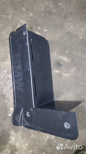 Обшивка багажника бмв