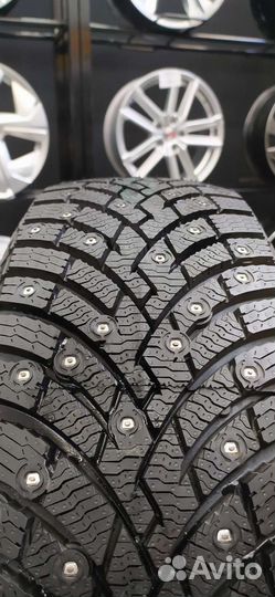 Pirelli Scorpion Ice Zero 2 215/60 R17