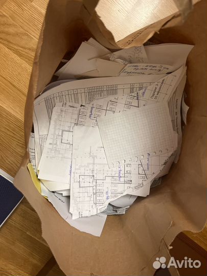 Макулатура (примерно 4 кг на весах показало)