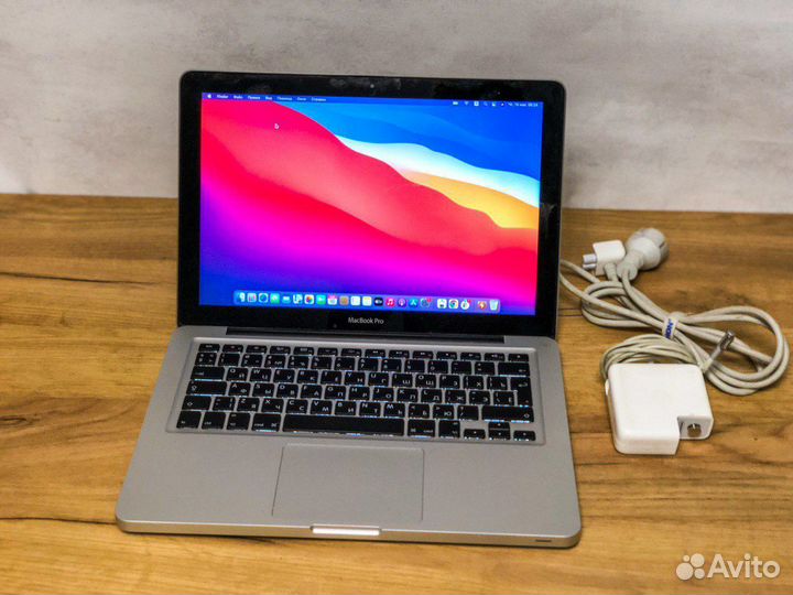 Ноутбук Apple MacBook Pro 13 как новый