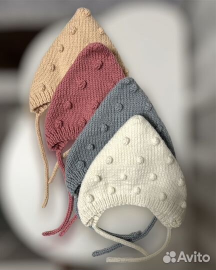 Вязаная зимняя шапка ручной работы