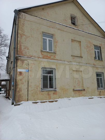 Комната 32 м² в 4-к., 2/2 эт.