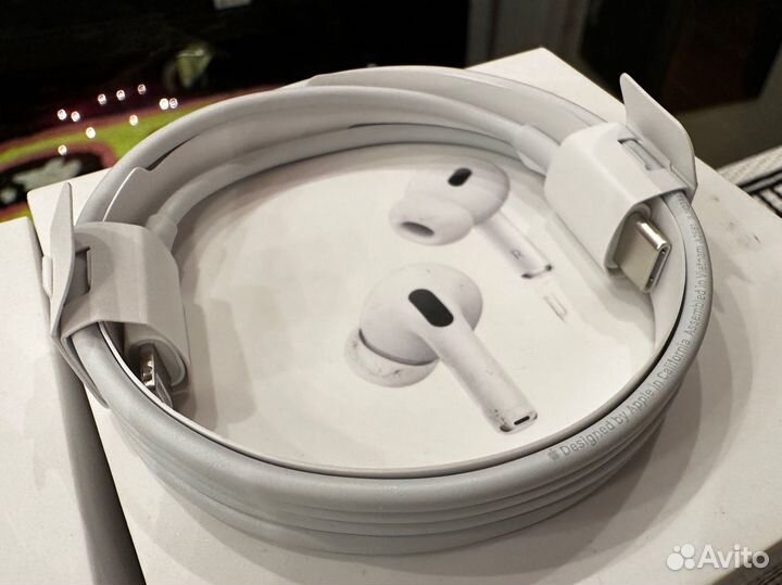 Коробки + новый lightning от airpods pro