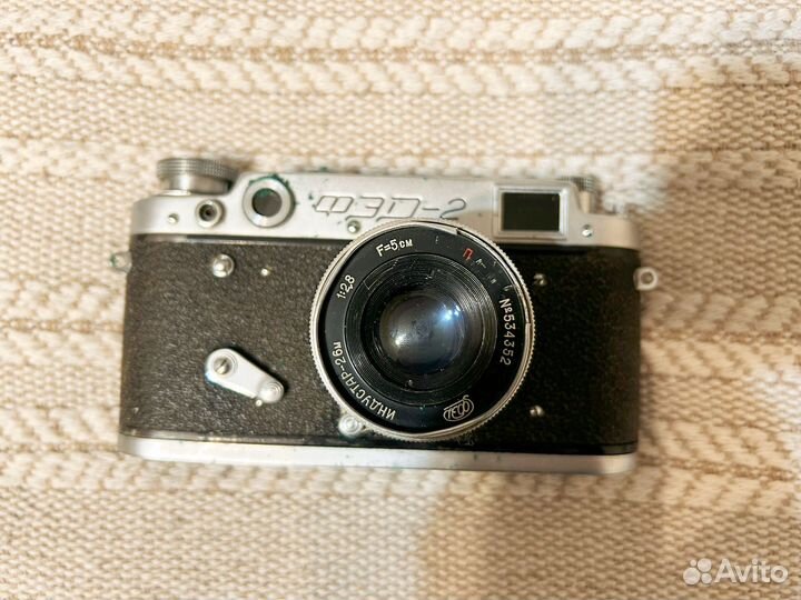Советские фотоаппараты Zenit-E, фэд-5, фэд-2