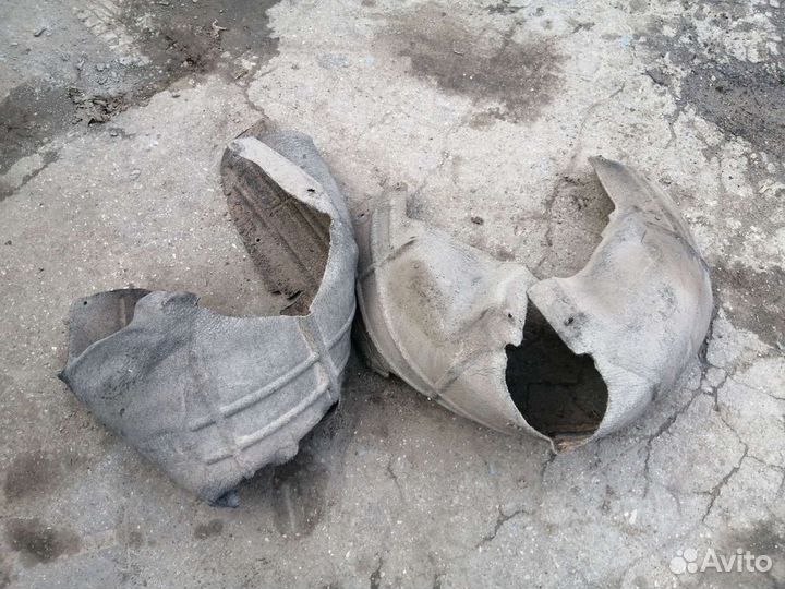 Задний левый подкрылок Форд фокус 2 ворс