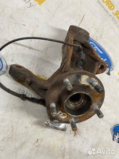 Кулак поворотный передний правый Ford Focus 2