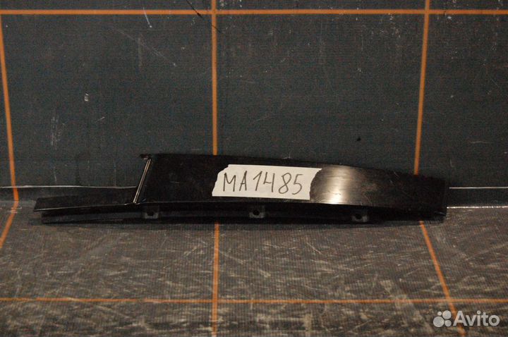 Накладка двери передней правой - Audi A1