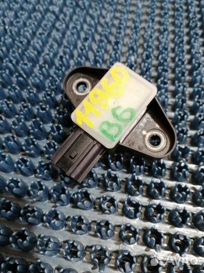 Датчик подушки безопасности Volkswagen Passat