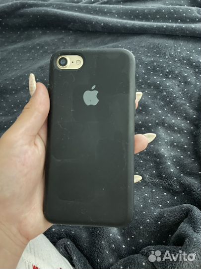Чехлы на iPhone 7