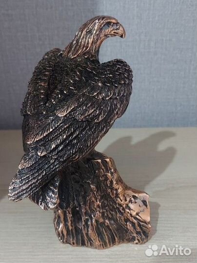Статуэтка птица
