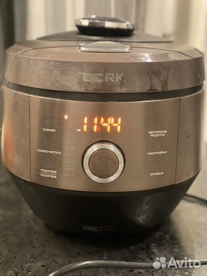 Мультиварка bork u800