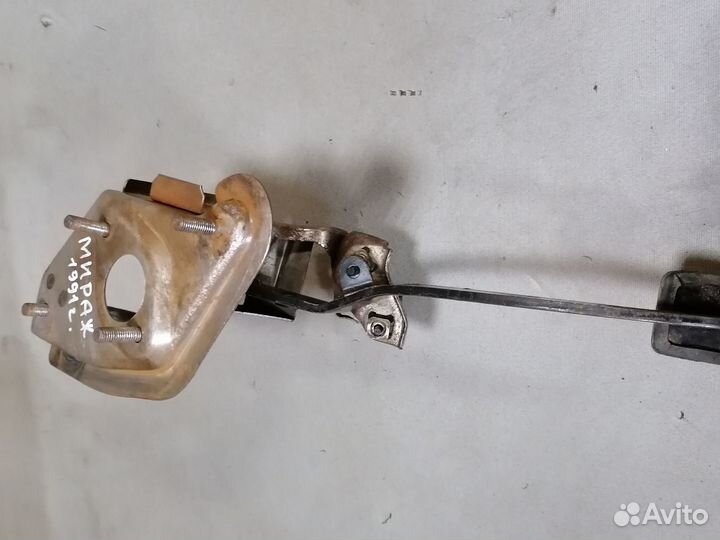 Педаль тормоза для Mitsubishi Mirage 1986-1991