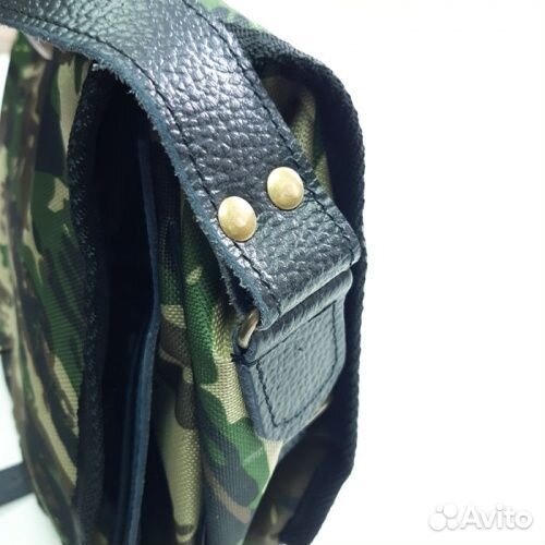 Ягдташ с кожаным ремнем и подвесками дичи камо