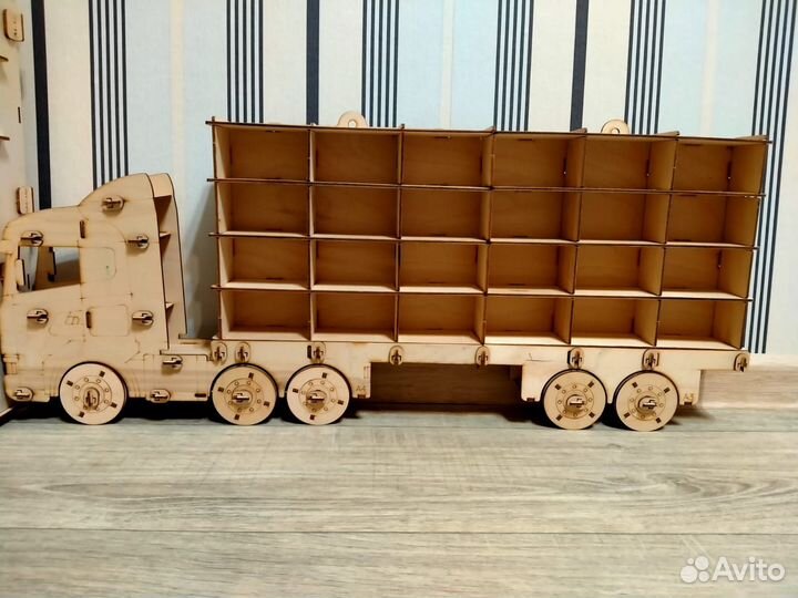 Детская парковка для машинок