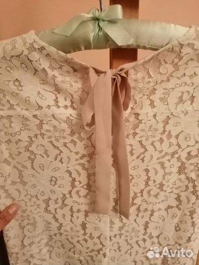 Бежевое кружевное платье massimo dutti