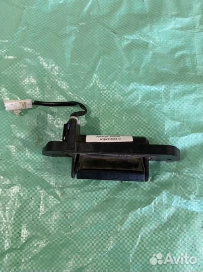 Кнопка открывания багажника Mitsubishi Outlander