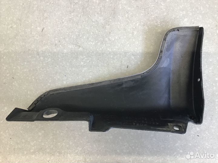 Накладка на порог (наружная) Toyota Vitz 2005–2010