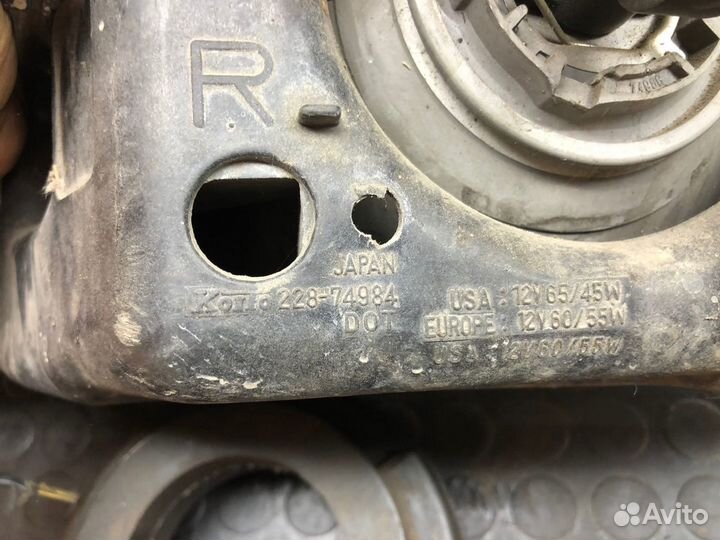 Фара правая Lexus LS 400 1 Toyota Celsior