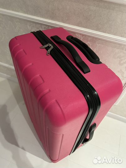 Чемодан размер L новый