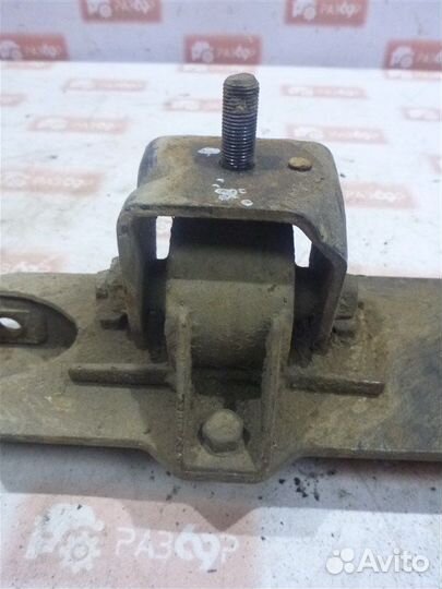 Траверса Mitsubishi Montero Sport K90 6G72 2000