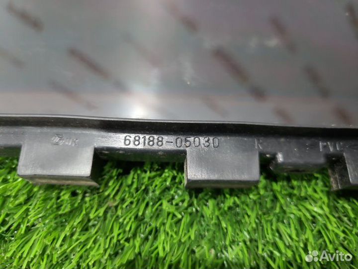 Стекло двери глухое, форточка заднее правое Toyota