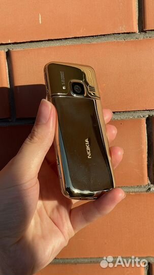 Nokia 6700 classic Gold Edition
