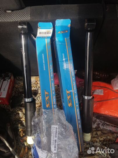 Амортизатор 2шт на хонда фит, цена за штуку