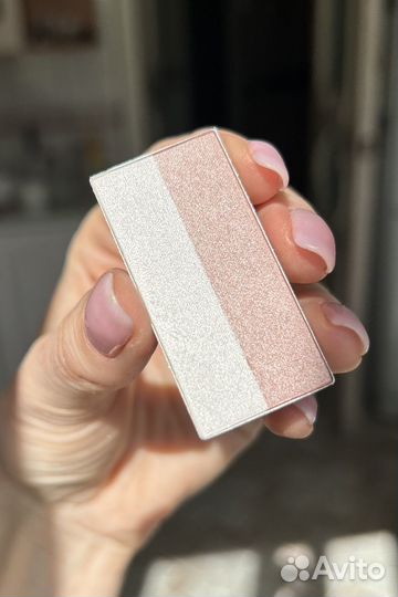 Бронзер, румяна-хайлайтер, тени от Мэри Кей