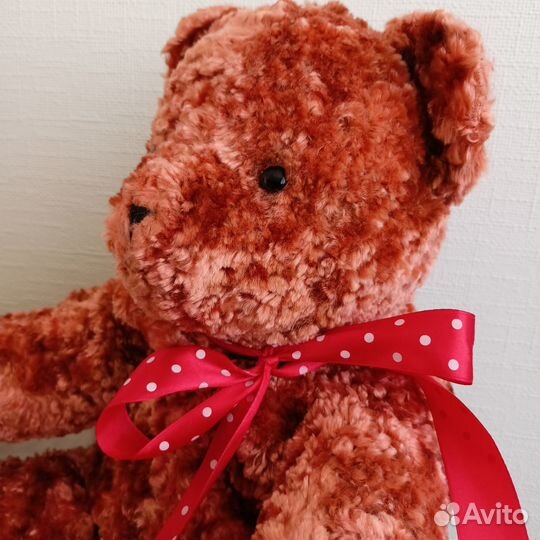 Большой плюшевый мишка