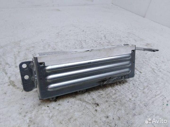 Подушка безопасности в сиденье заднее