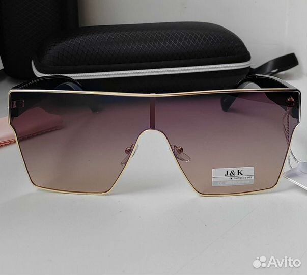 Солнцезащитные очки женские