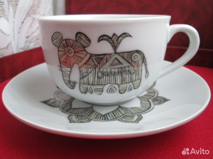 Фарфоровая чайная пара 
