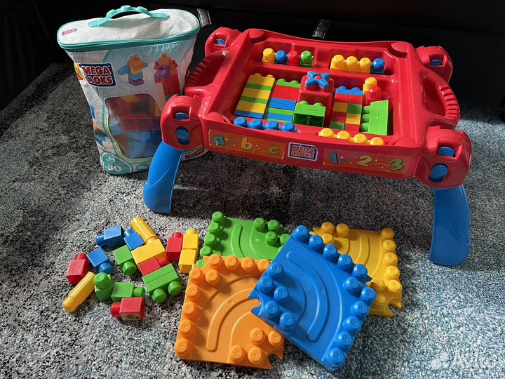 Mega bloks стол + конструктор