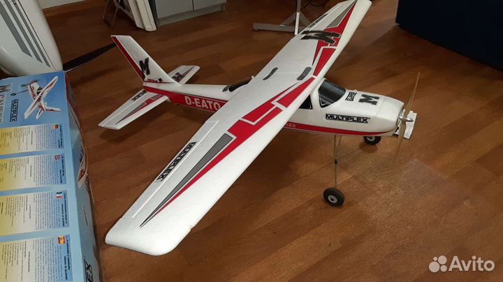Радиоуправляемый самолет